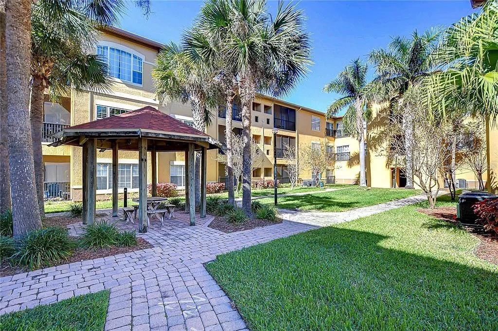 Listing photo id 4 for 4323 Bayside Village Drive 327
