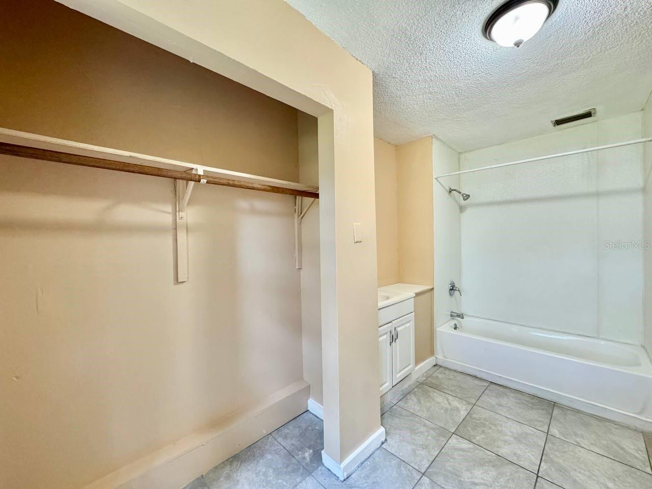Image 18 of 33 For 2511 Imlay Court S