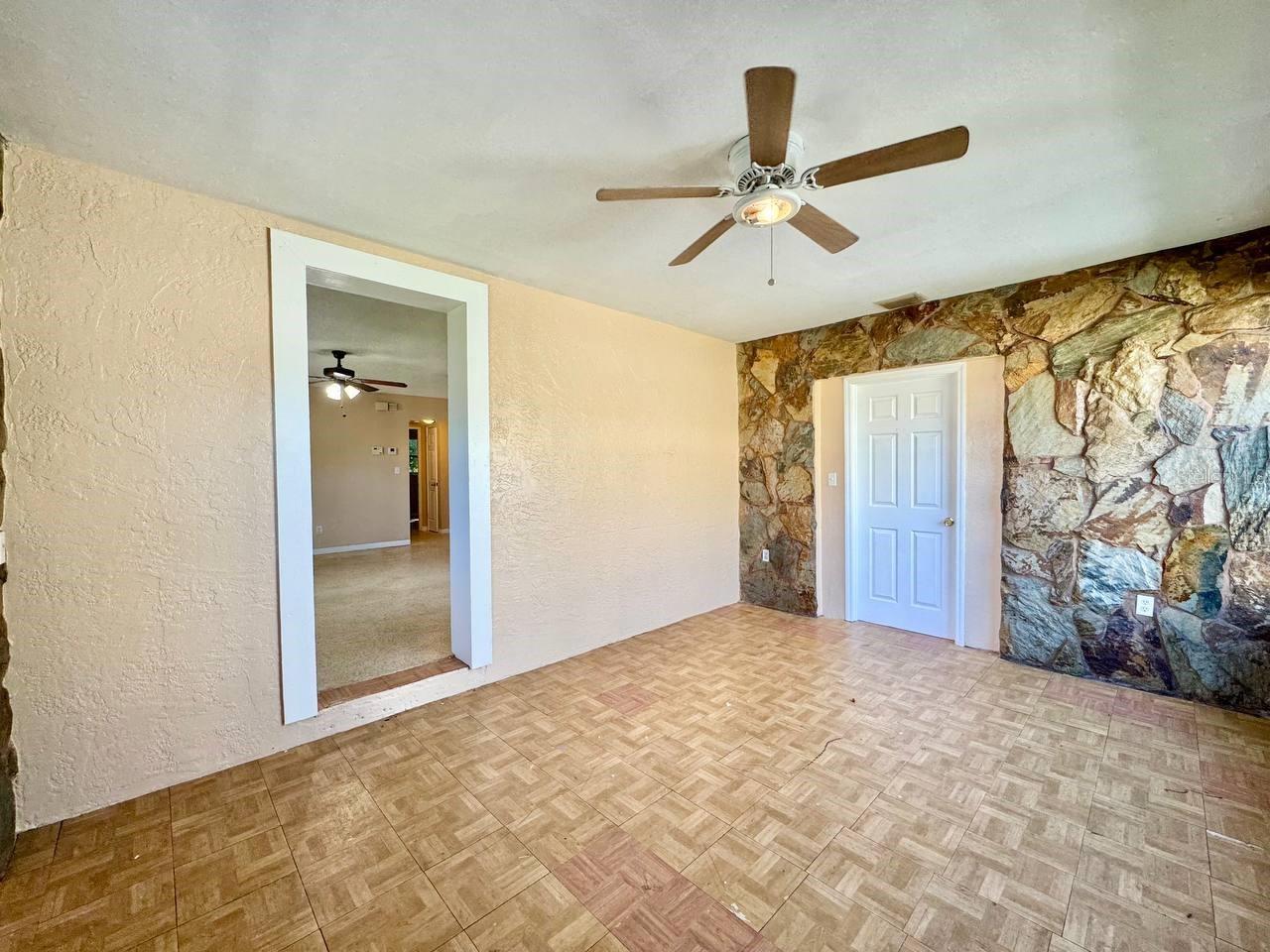 Image 21 of 33 For 2511 Imlay Court S