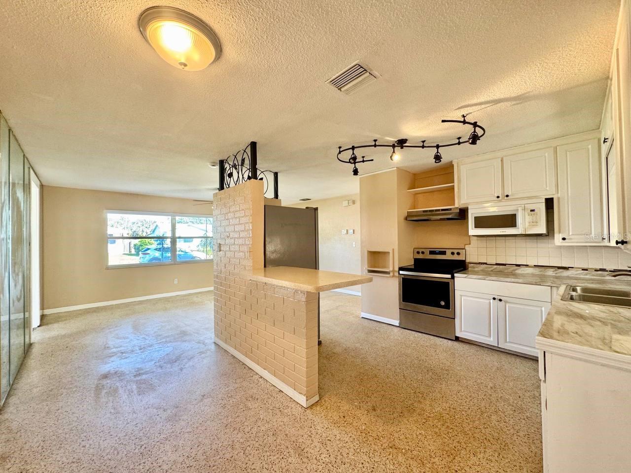 Image 9 of 33 For 2511 Imlay Court S