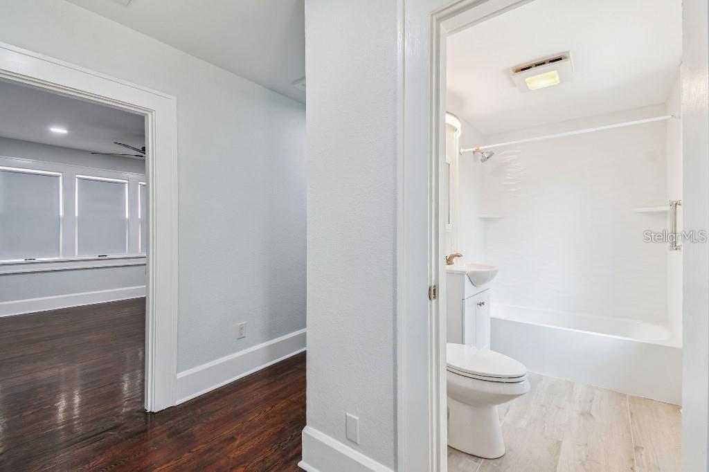 Image 10 of 14 For 1814 Bay Street Ne