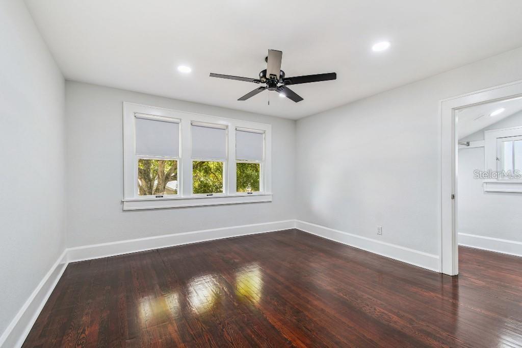 Image 12 of 14 For 1814 Bay Street Ne