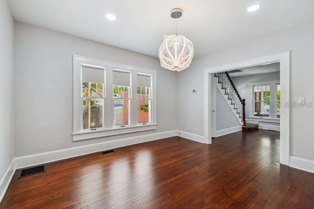 Image 4 of 14 For 1814 Bay Street Ne