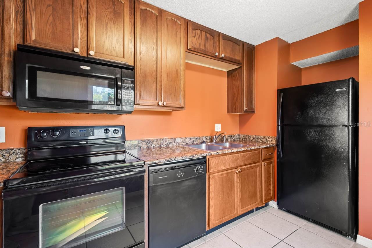 Image 12 of 40 For 11400 3rd Street N 1