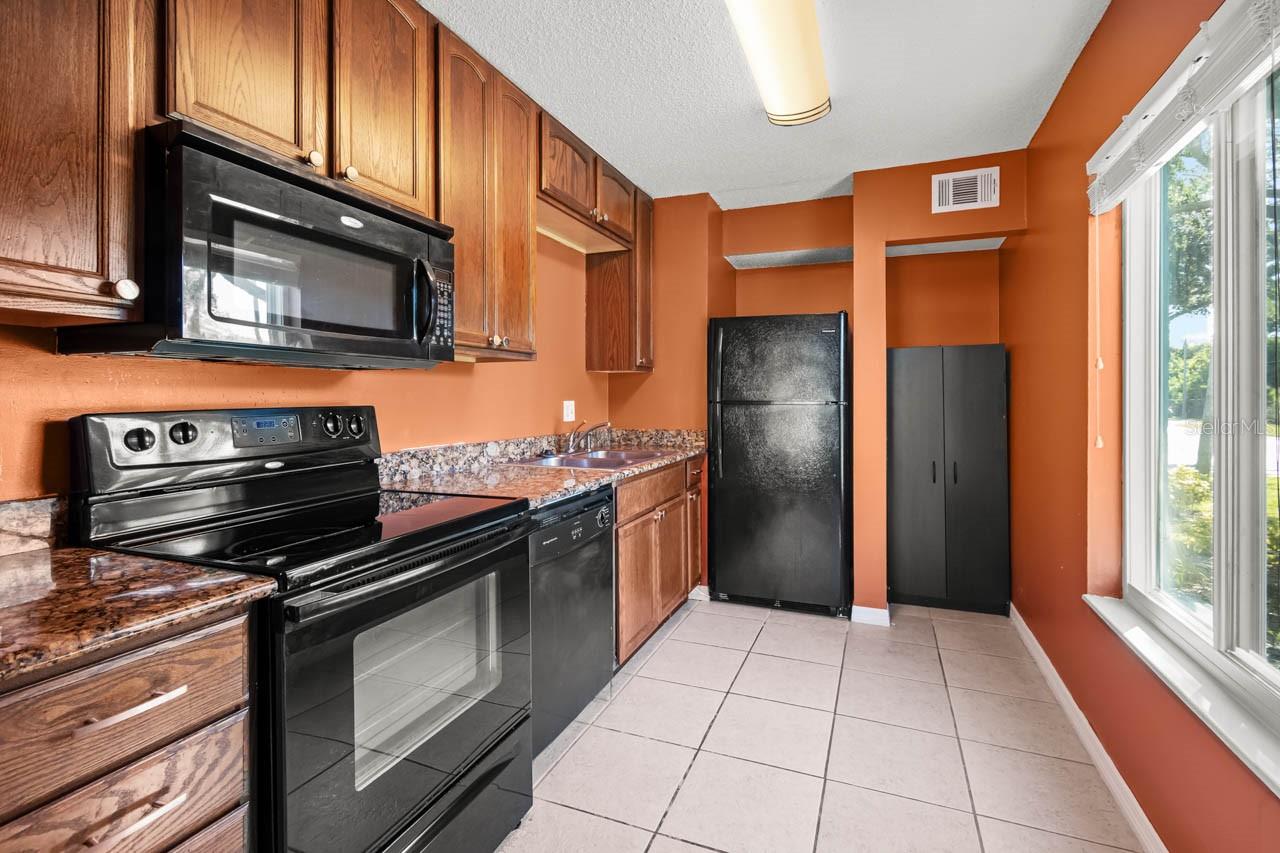 Image 13 of 40 For 11400 3rd Street N 1