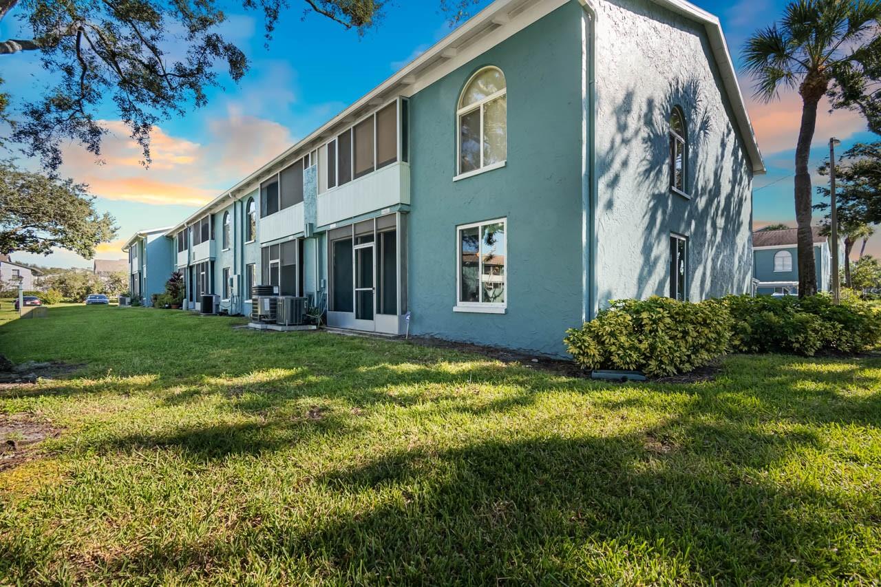 Image 5 of 40 For 11400 3rd Street N 1