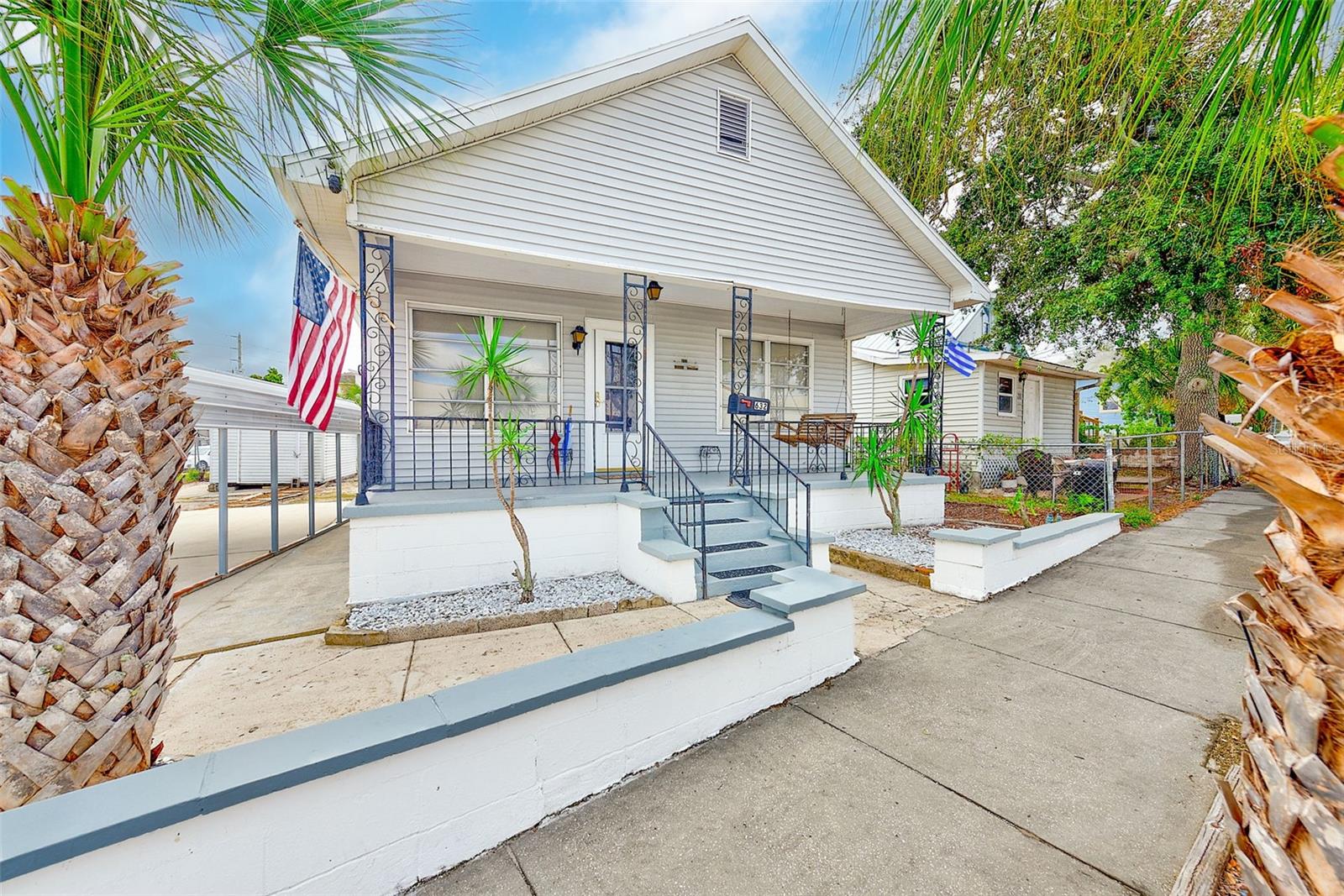 Image 2 of 40 For 632 Cross Street