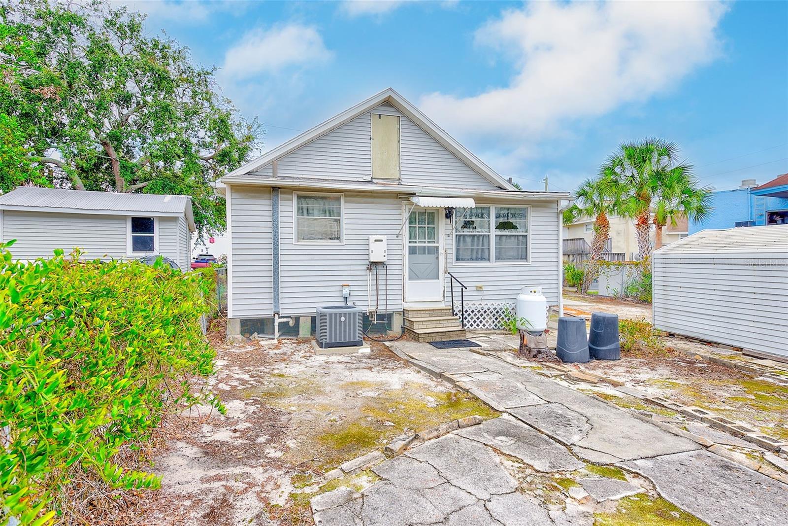 Image 28 of 40 For 632 Cross Street