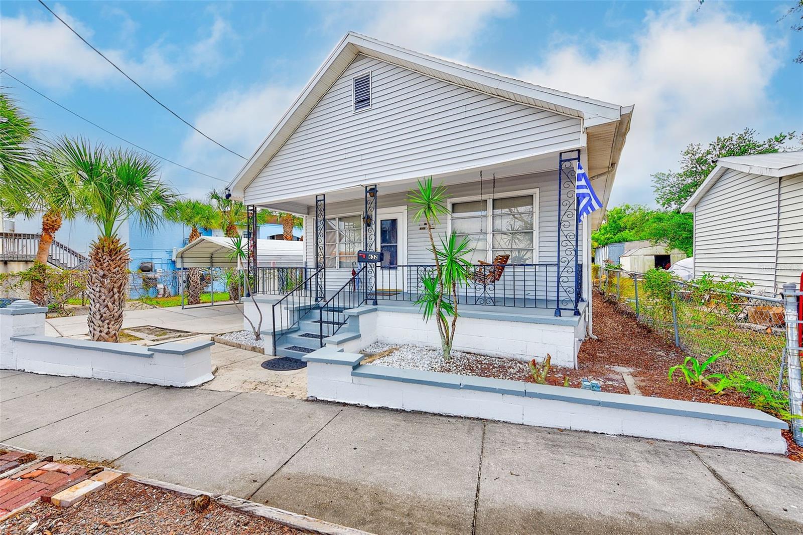 Image 3 of 40 For 632 Cross Street