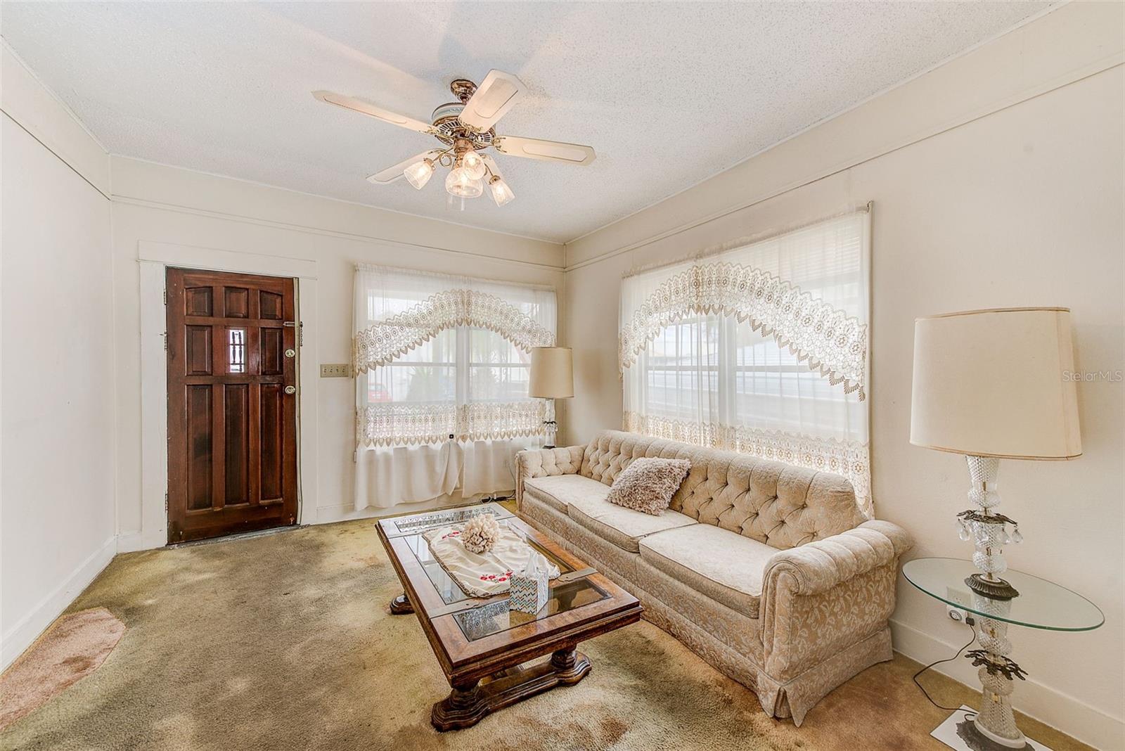 Image 5 of 40 For 632 Cross Street