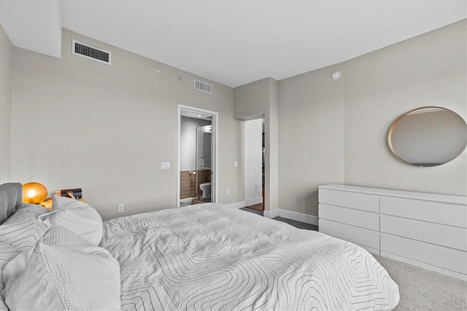 Image 15 of 64 For 912 Channelside Drive 2502