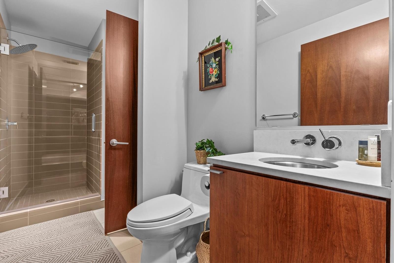 Image 23 of 64 For 912 Channelside Drive 2502