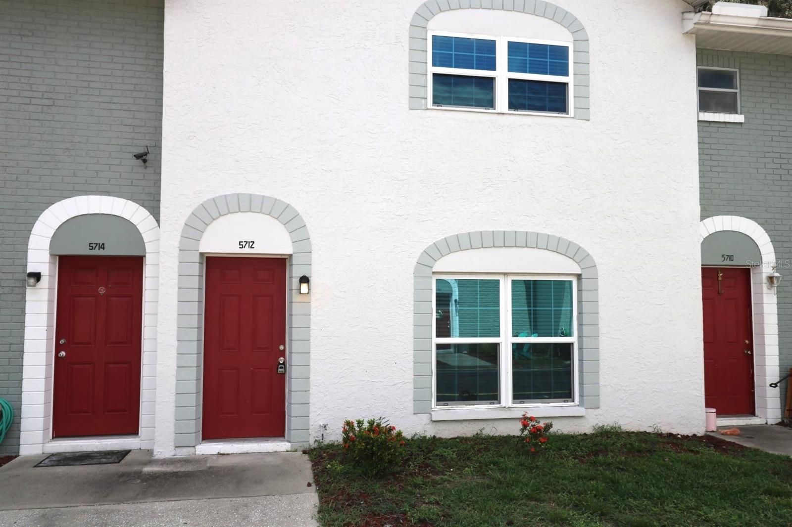 Image 9 of 34 For 5712 Townhouse Drive