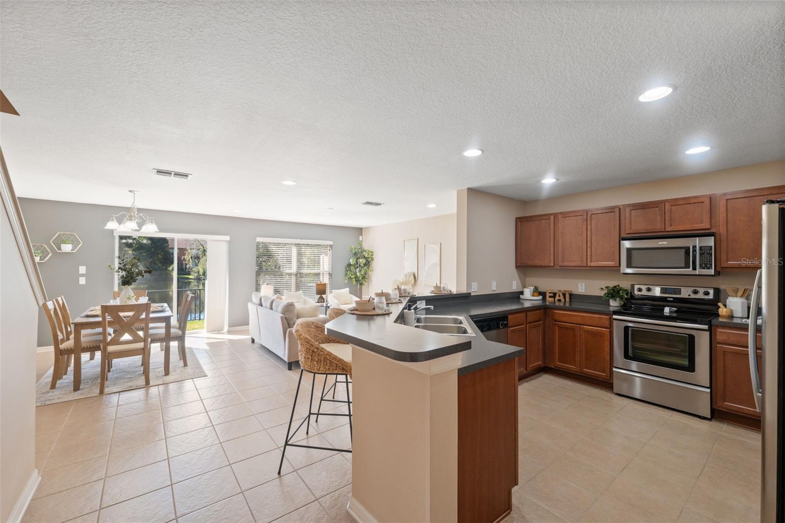 Image 11 of 34 For 10921 Kensington Park Avenue