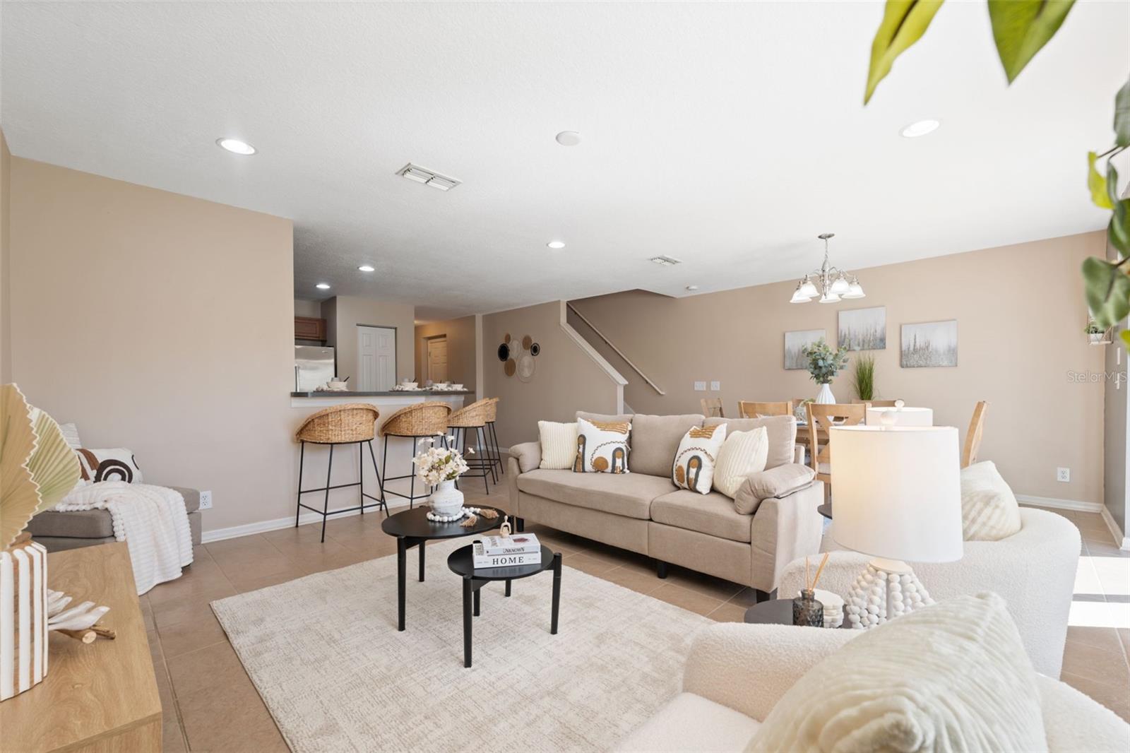 Image 4 of 34 For 10921 Kensington Park Avenue