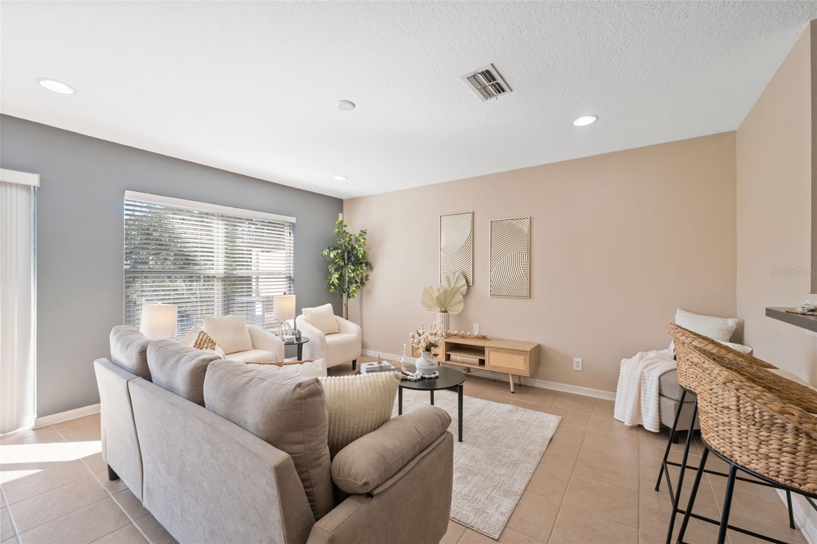 Image 6 of 34 For 10921 Kensington Park Avenue