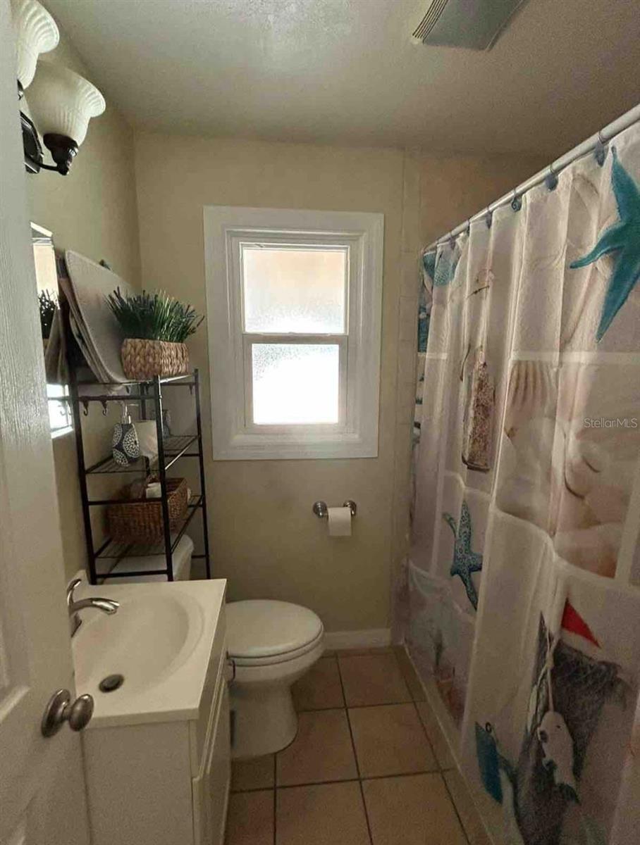 Image 10 of 17 For 7216 9th Avenue N