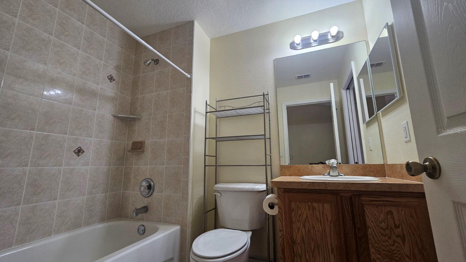Image 13 of 17 For 5549 Oak Park Boulevard