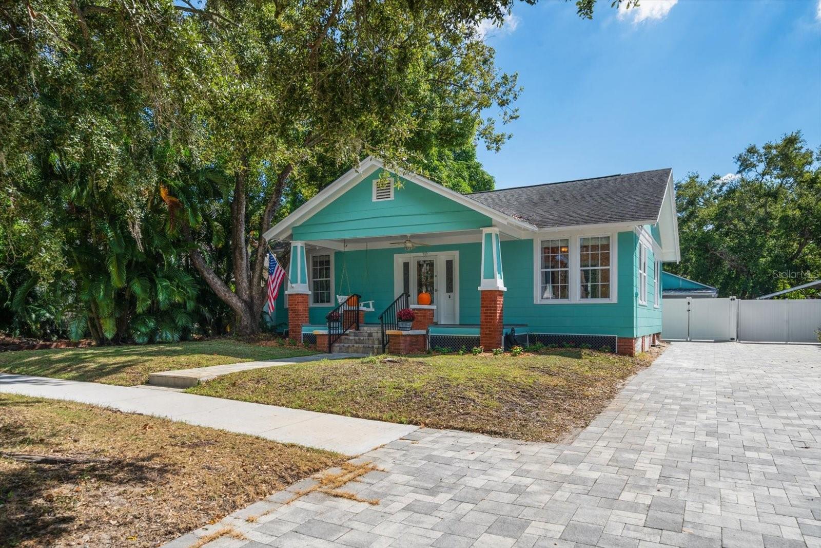 Image 3 of 33 For 915 Pine Street