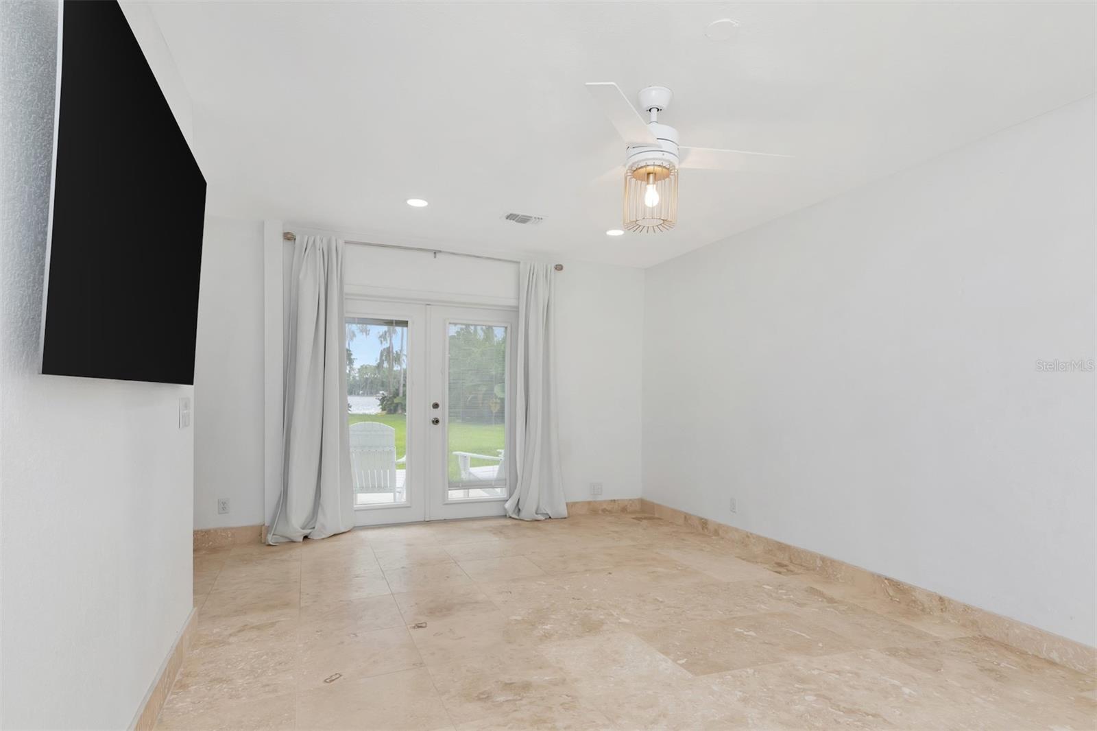 Image 23 of 63 For 19207 Crooked Lane