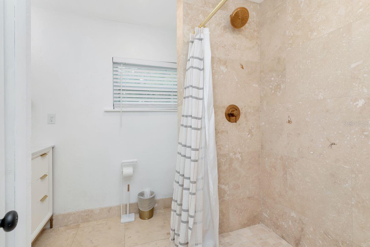 Image 27 of 63 For 19207 Crooked Lane