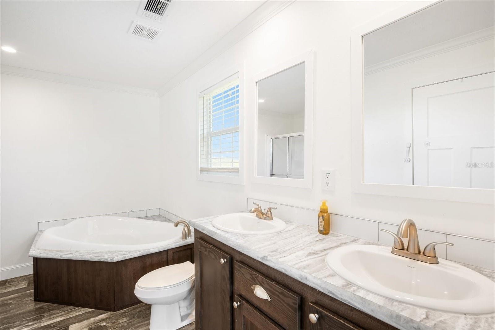 Image 16 of 30 For 3231 State Road 64 E