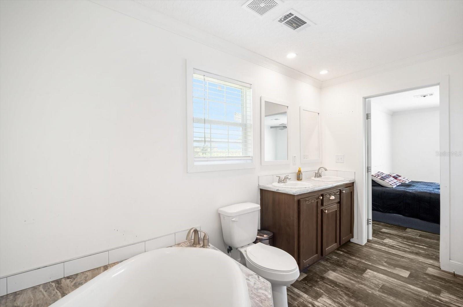 Image 18 of 30 For 3231 State Road 64 E