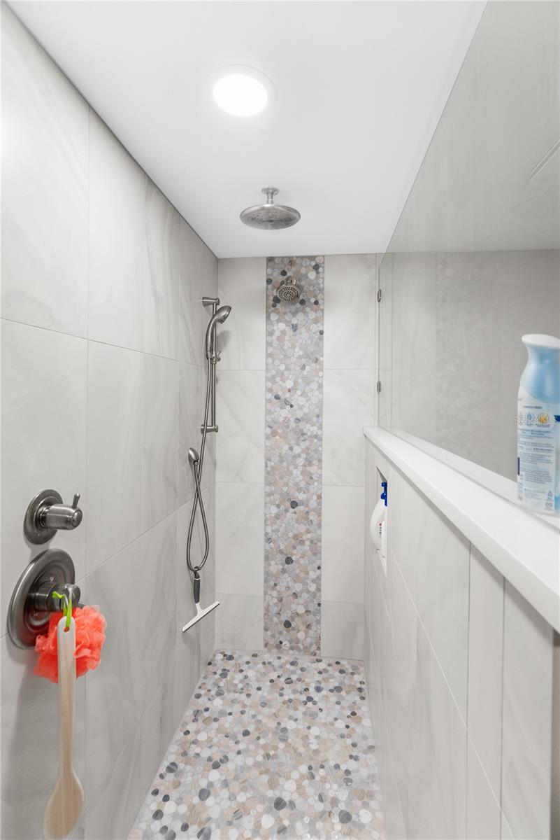 Image 11 of 27 For 5396 Gulf Boulevard 709