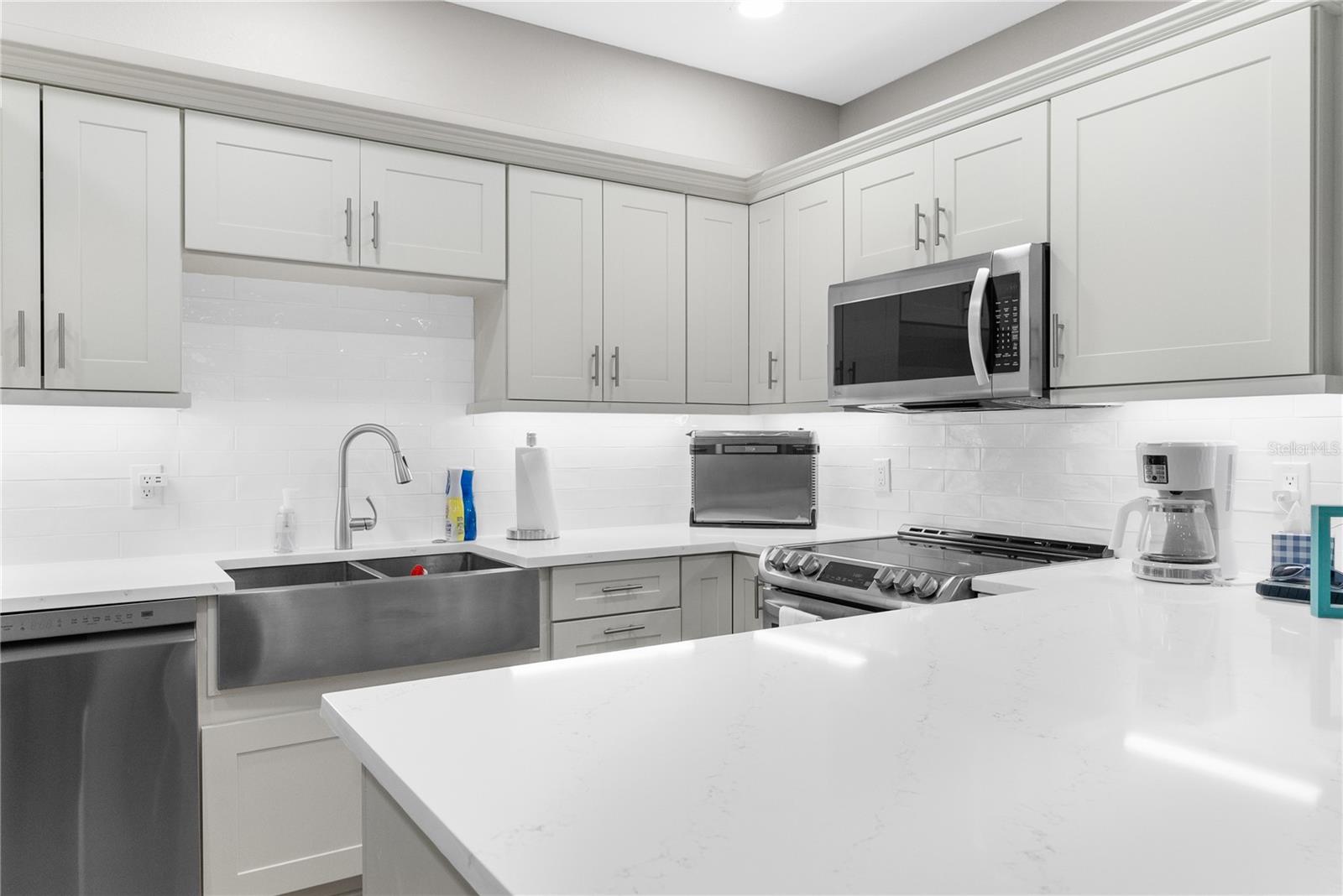 Image 16 of 27 For 5396 Gulf Boulevard 709