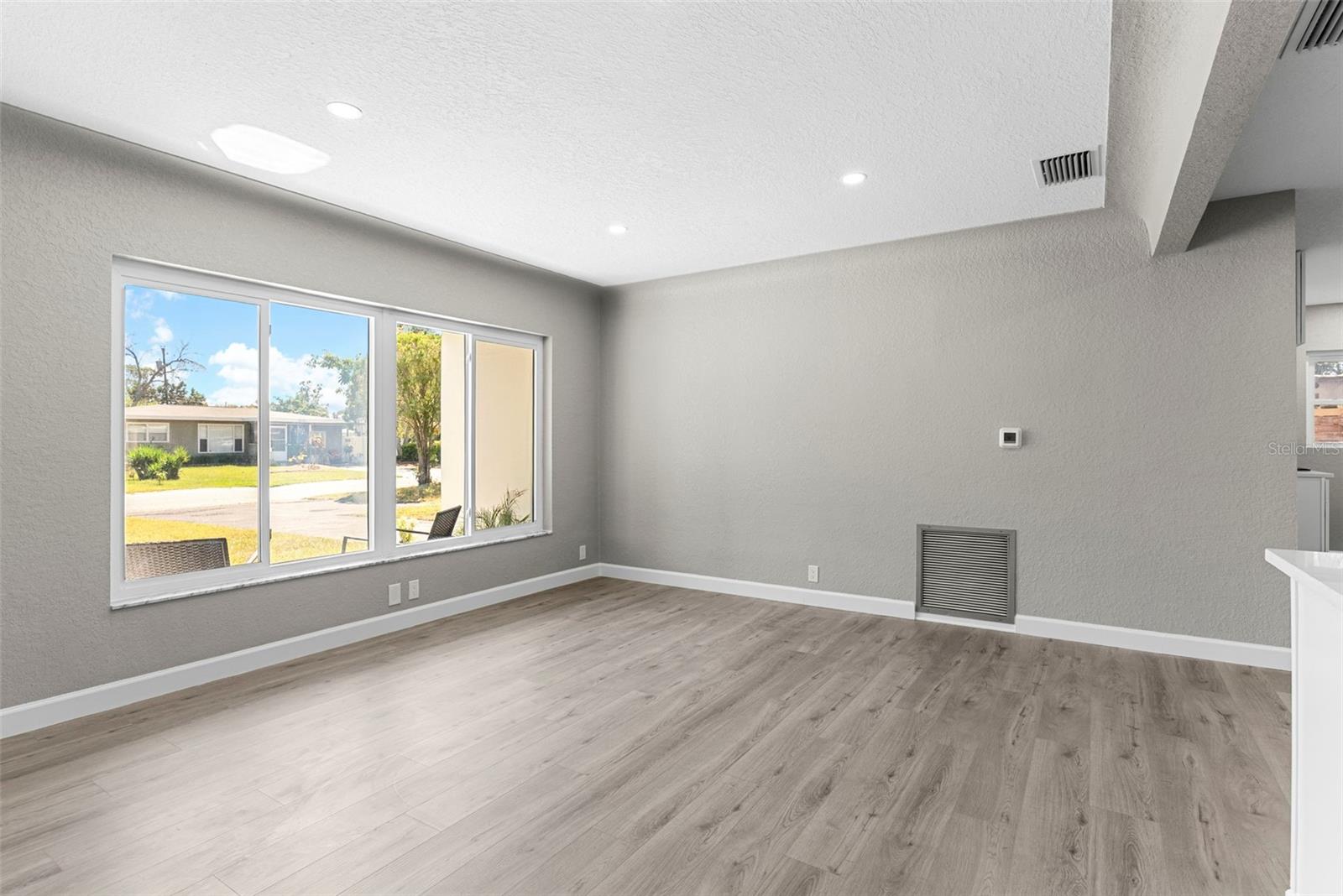 Image 6 of 37 For 801 63rd Avenue S