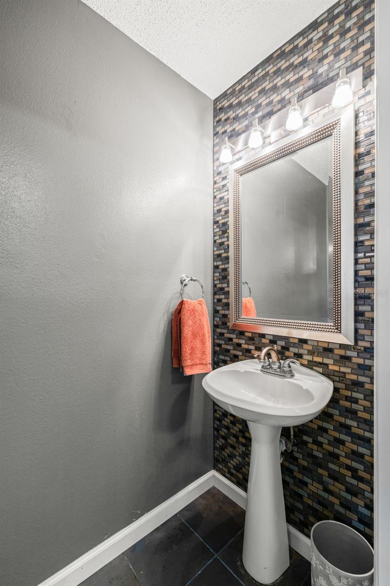 Image 15 of 40 For 6025 Bayside Key Drive