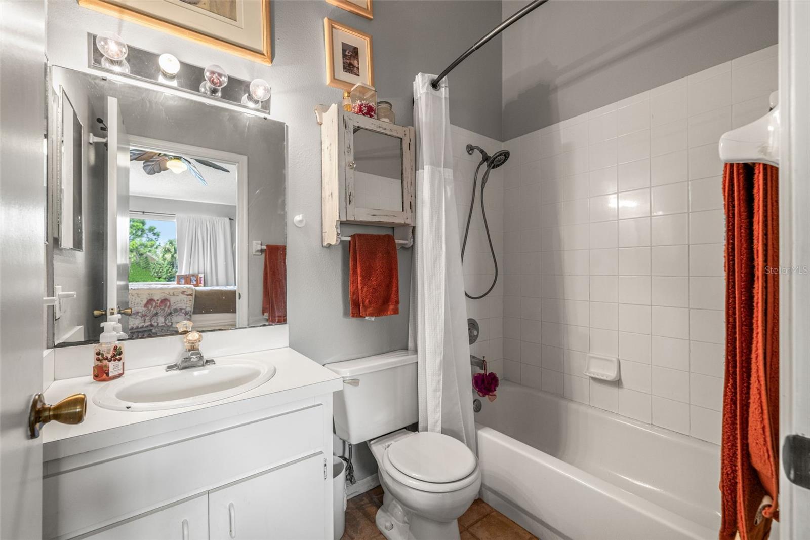 Image 25 of 40 For 6025 Bayside Key Drive