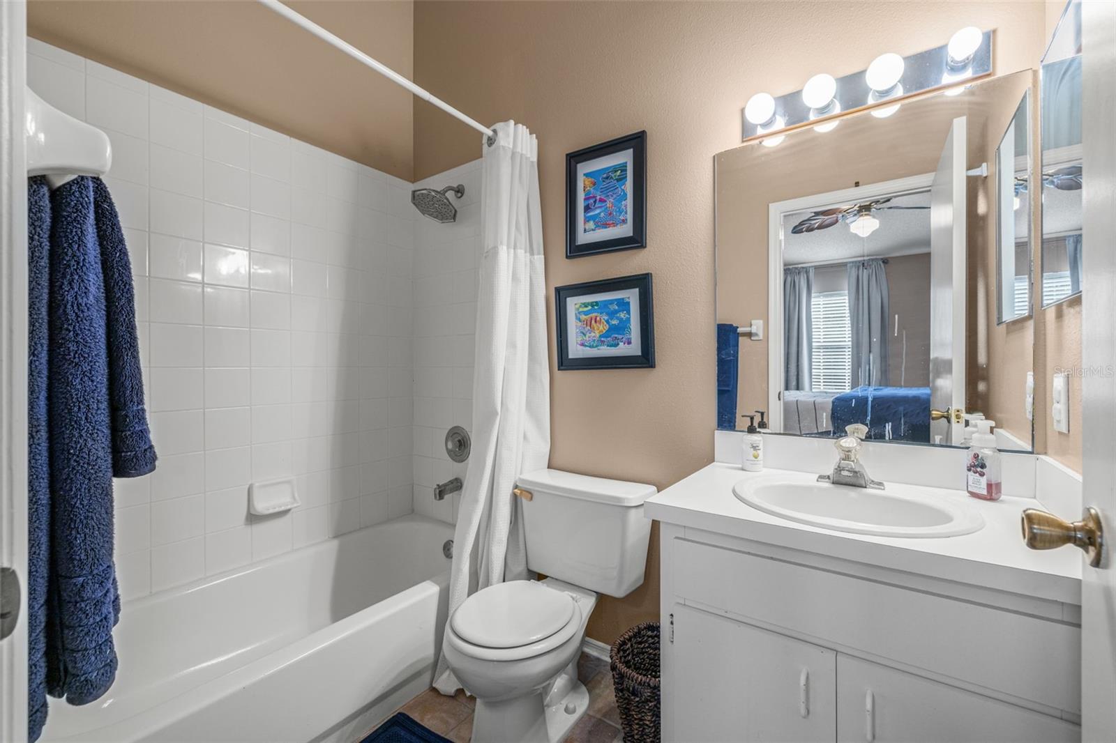 Image 26 of 40 For 6025 Bayside Key Drive