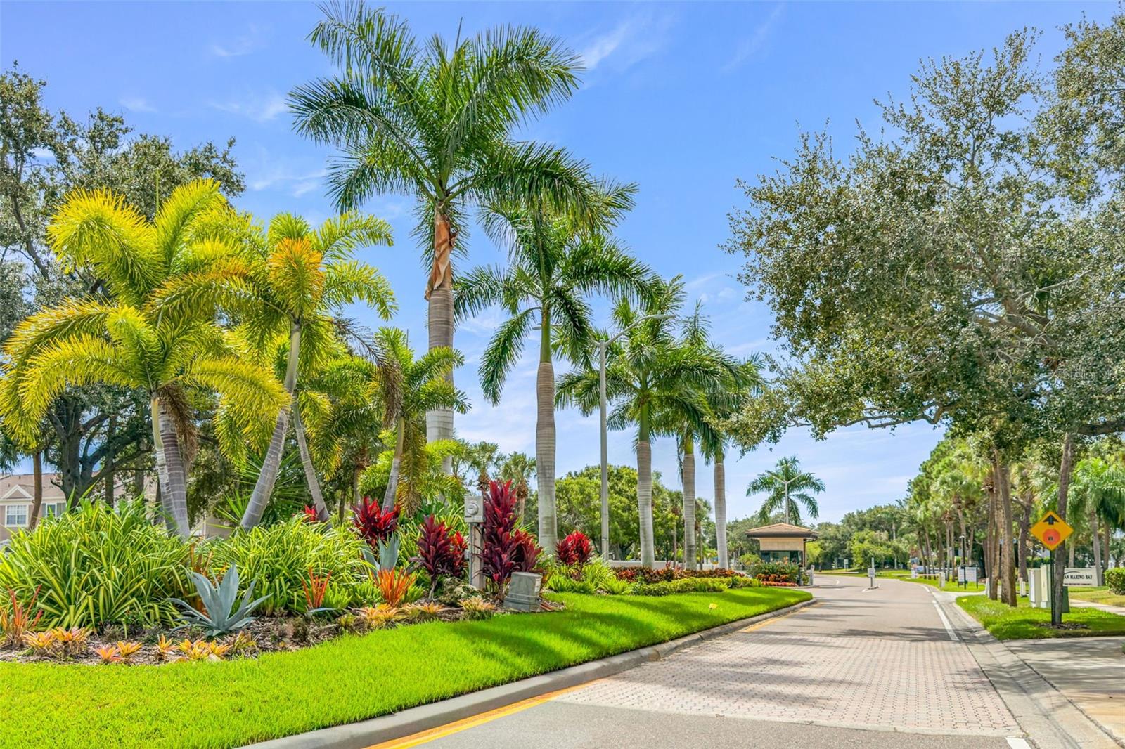 Image 33 of 40 For 6025 Bayside Key Drive