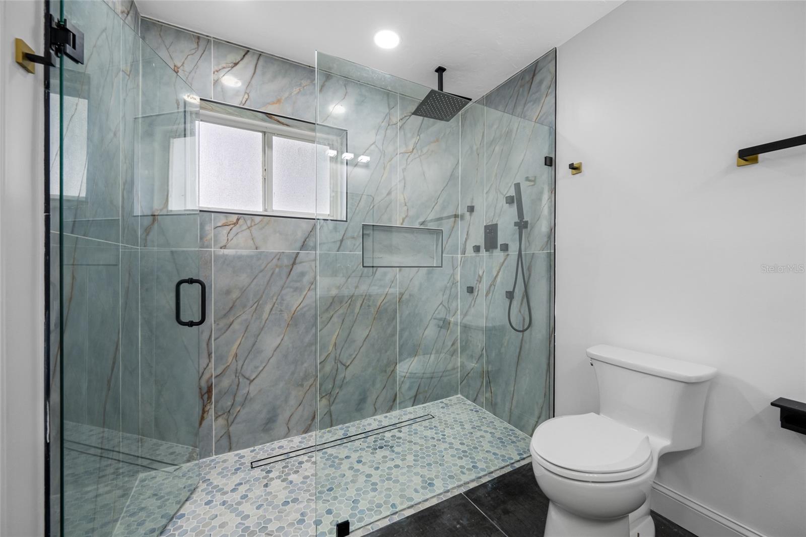 Image 18 of 30 For 3141 Alta Vista Street