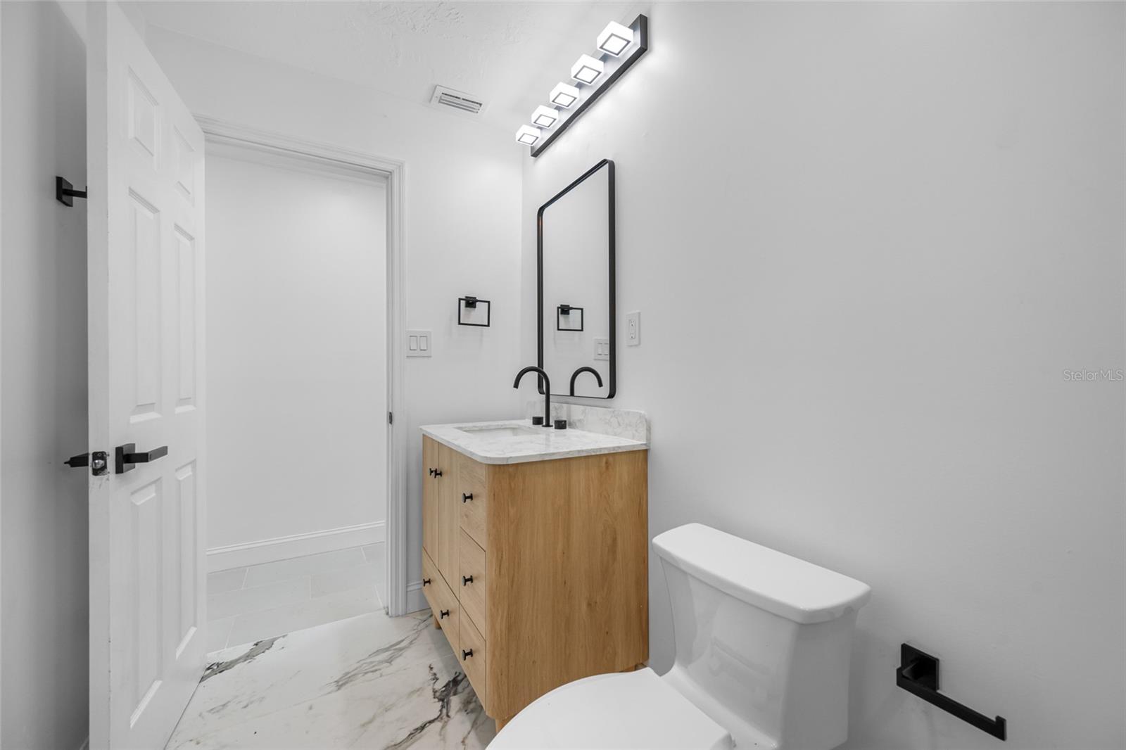 Image 23 of 30 For 3141 Alta Vista Street