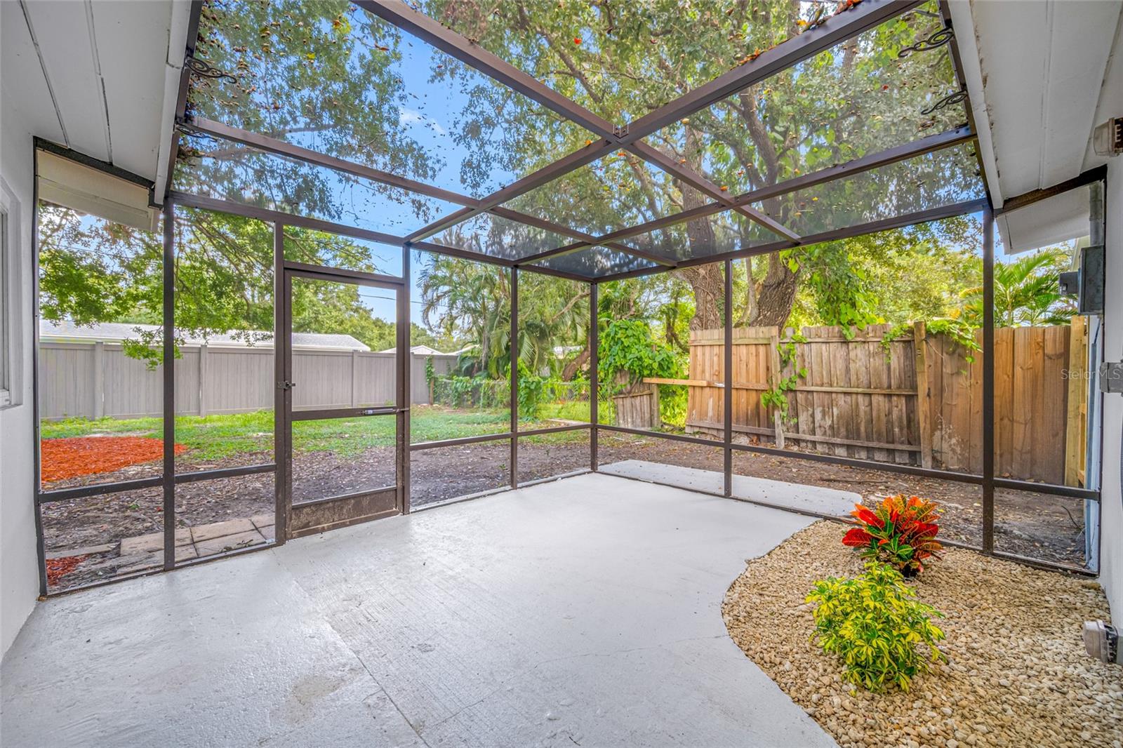 Image 27 of 30 For 3141 Alta Vista Street