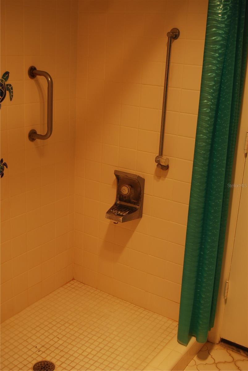 Image 28 of 57 For 2650 Pearce Drive 106