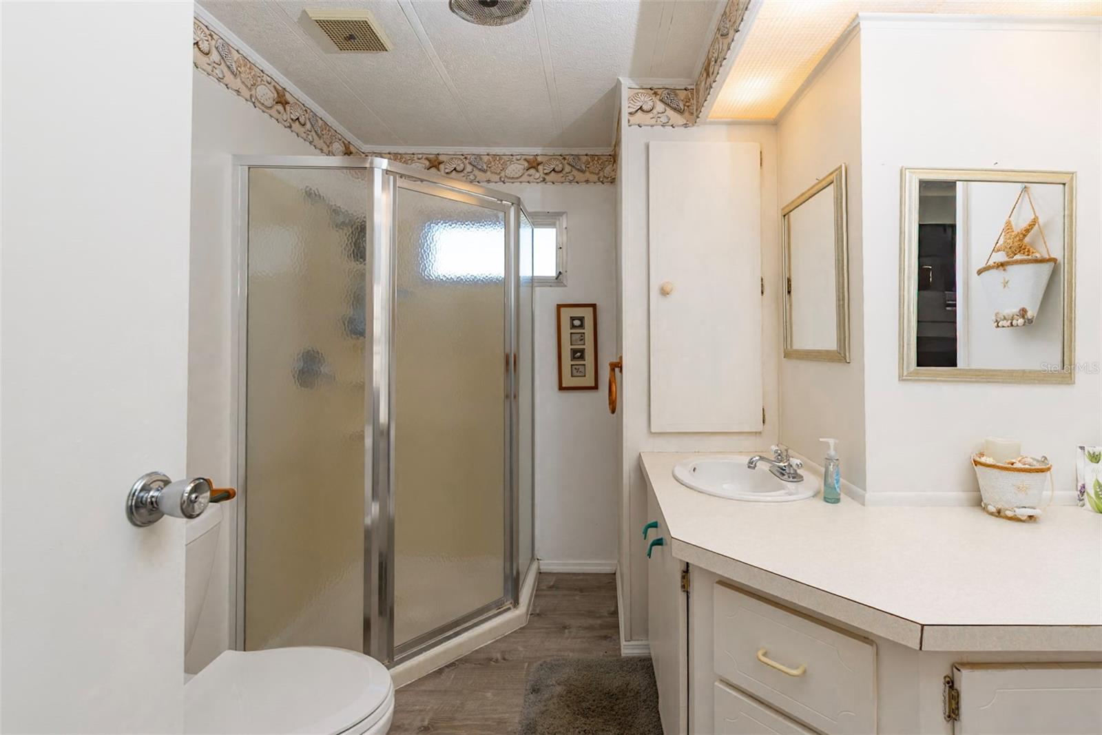 Image 12 of 70 For 3301 Alt 19  404