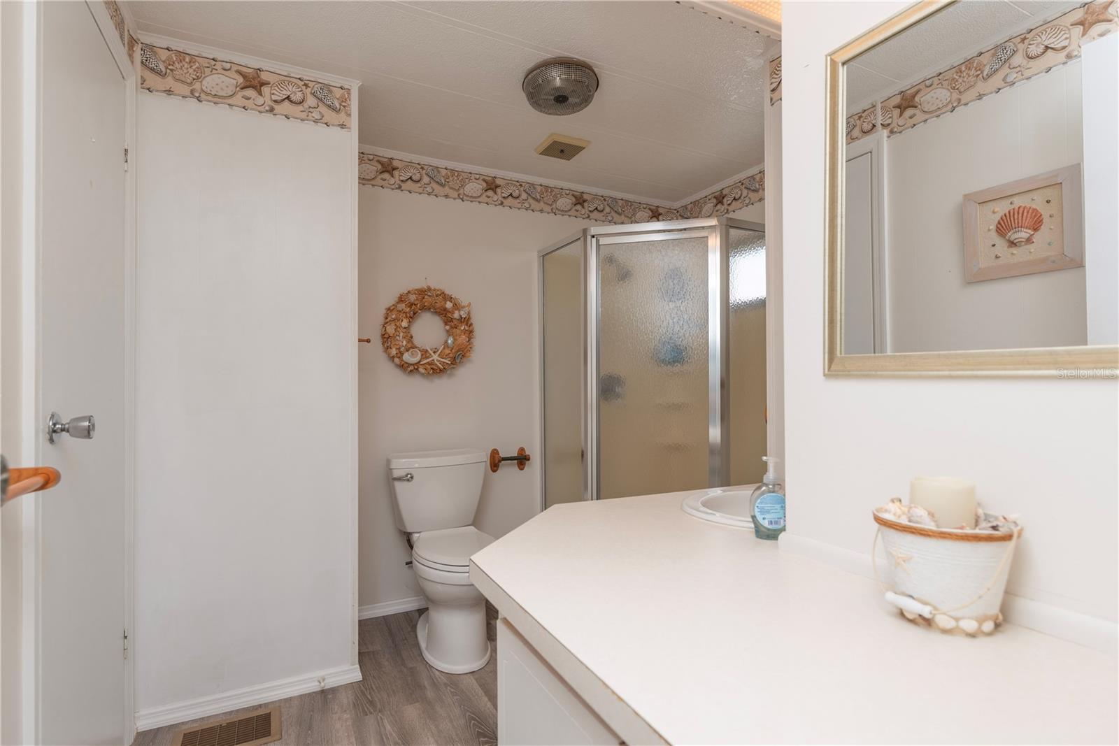 Image 13 of 70 For 3301 Alt 19  404