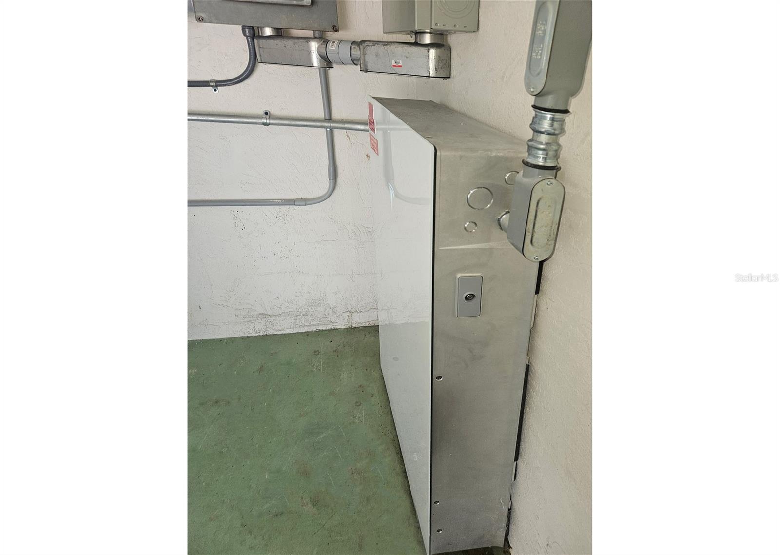 Image 33 of 42 For 3260 Parkway Place