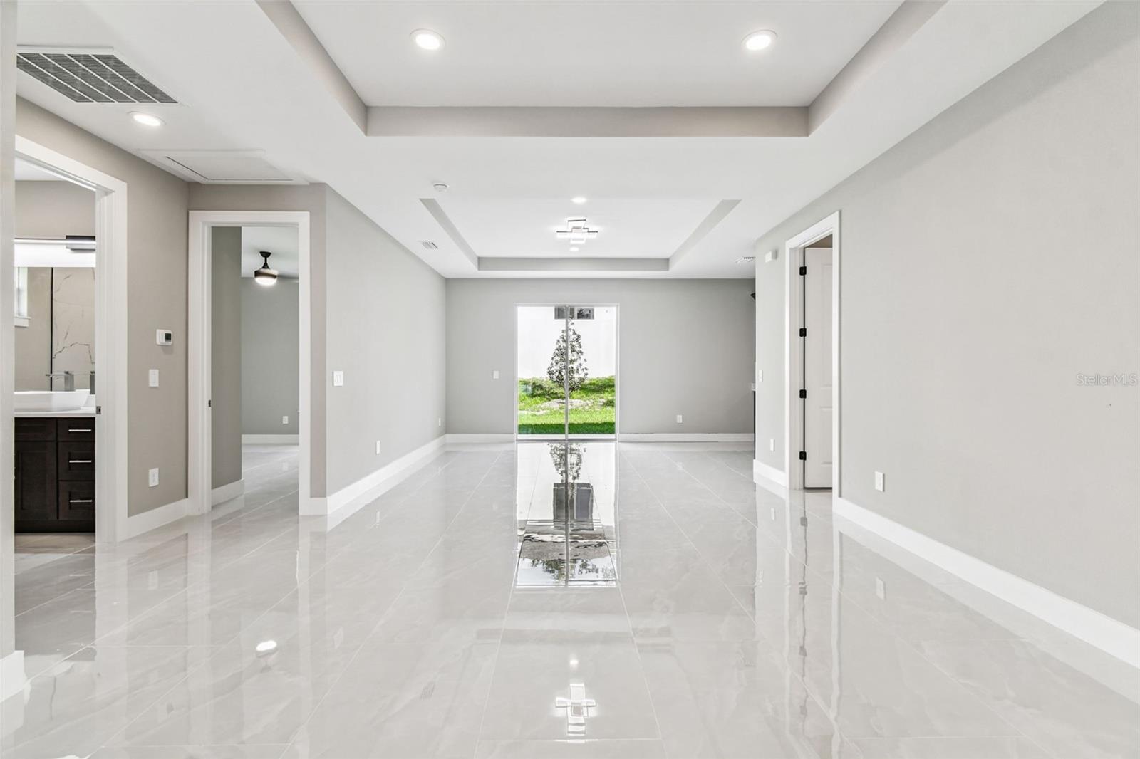 Image 14 of 64 For 300 Lemon Avenue