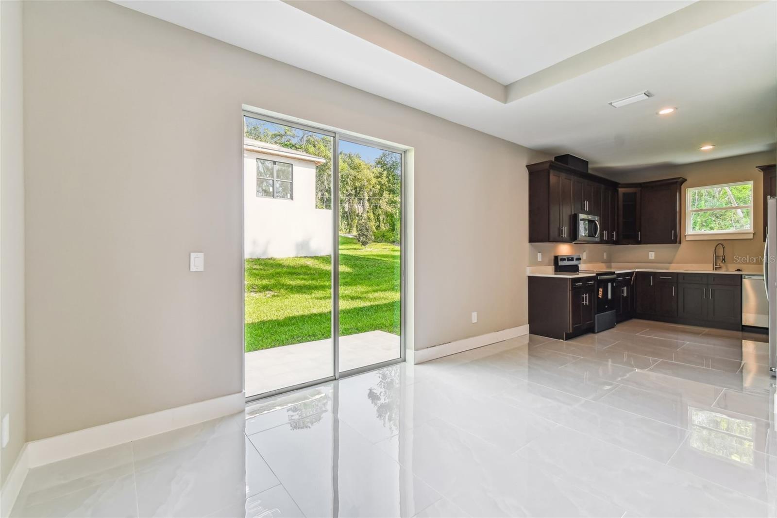 Image 17 of 64 For 300 Lemon Avenue