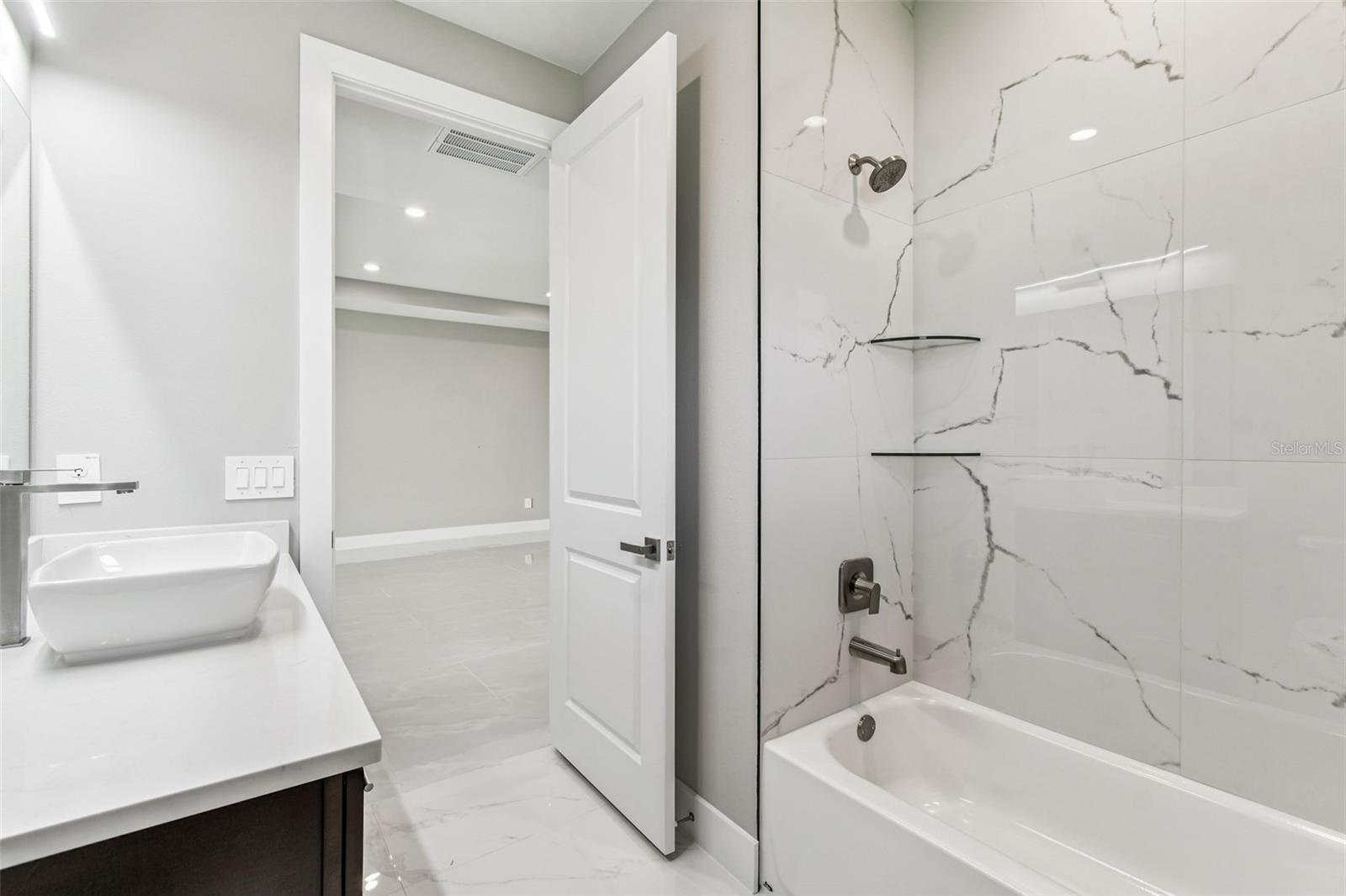 Image 33 of 64 For 300 Lemon Avenue