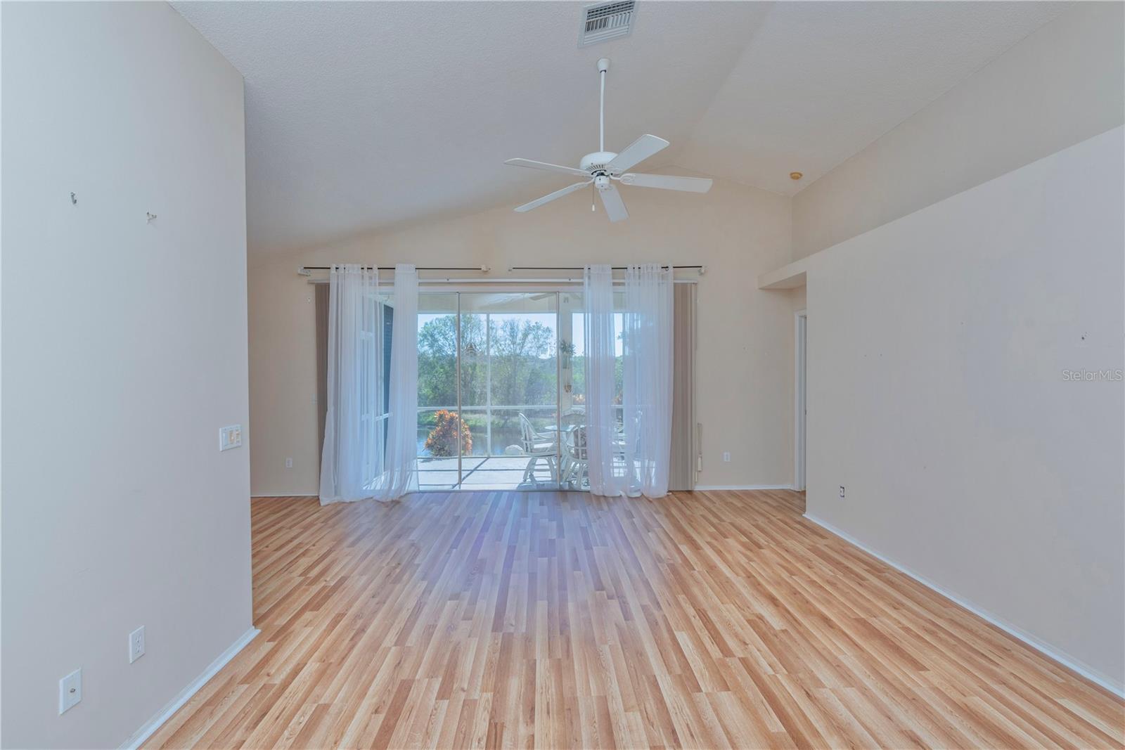 Image 7 of 26 For 754 Lighthouse Drive