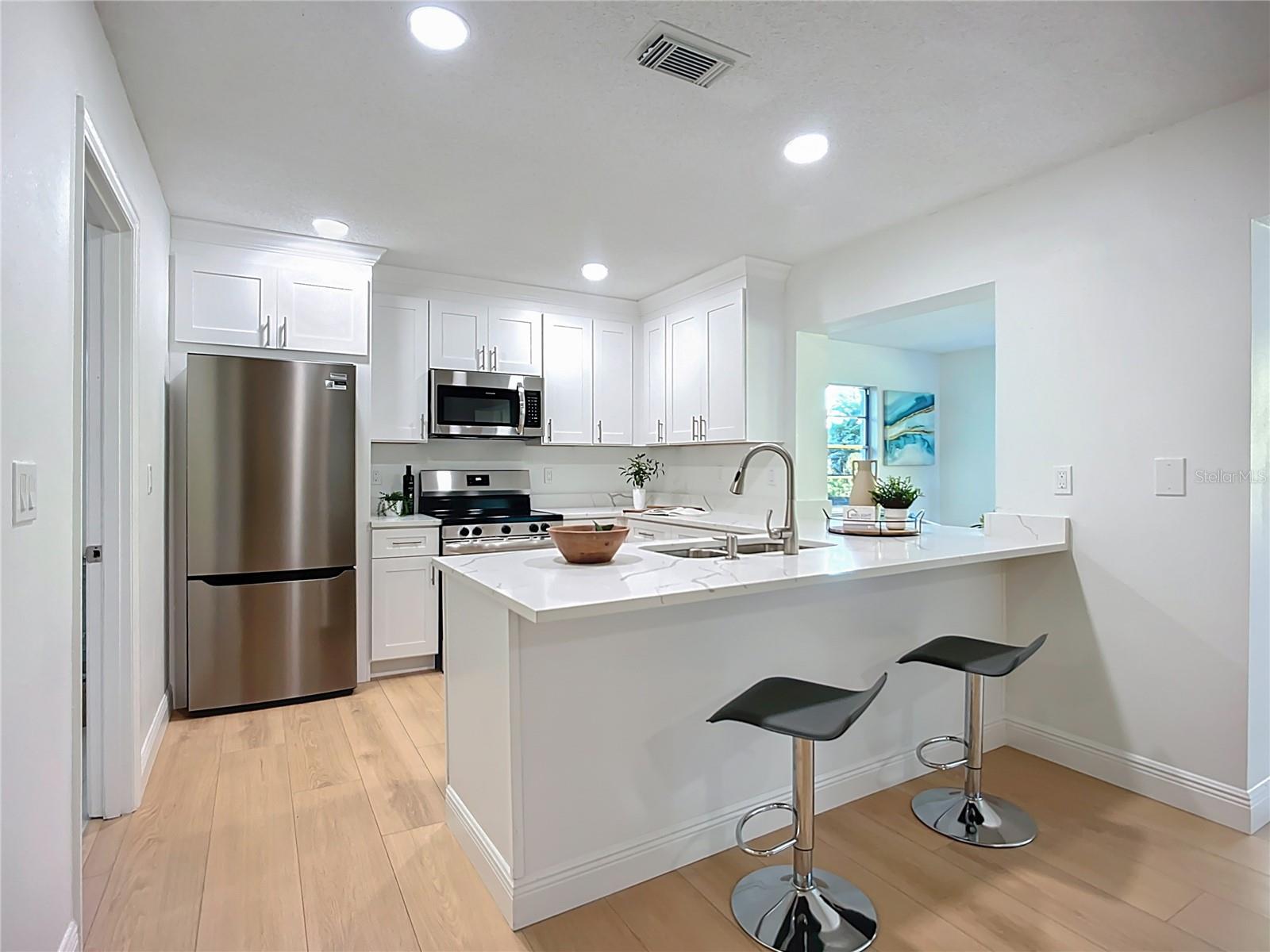 Image 7 of 41 For 2014 Hampstead Circle