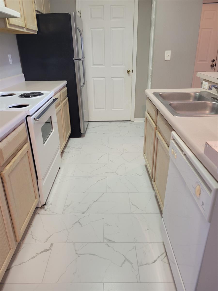 Image 14 of 46 For 5608 Pinnacle Heights Circle 302