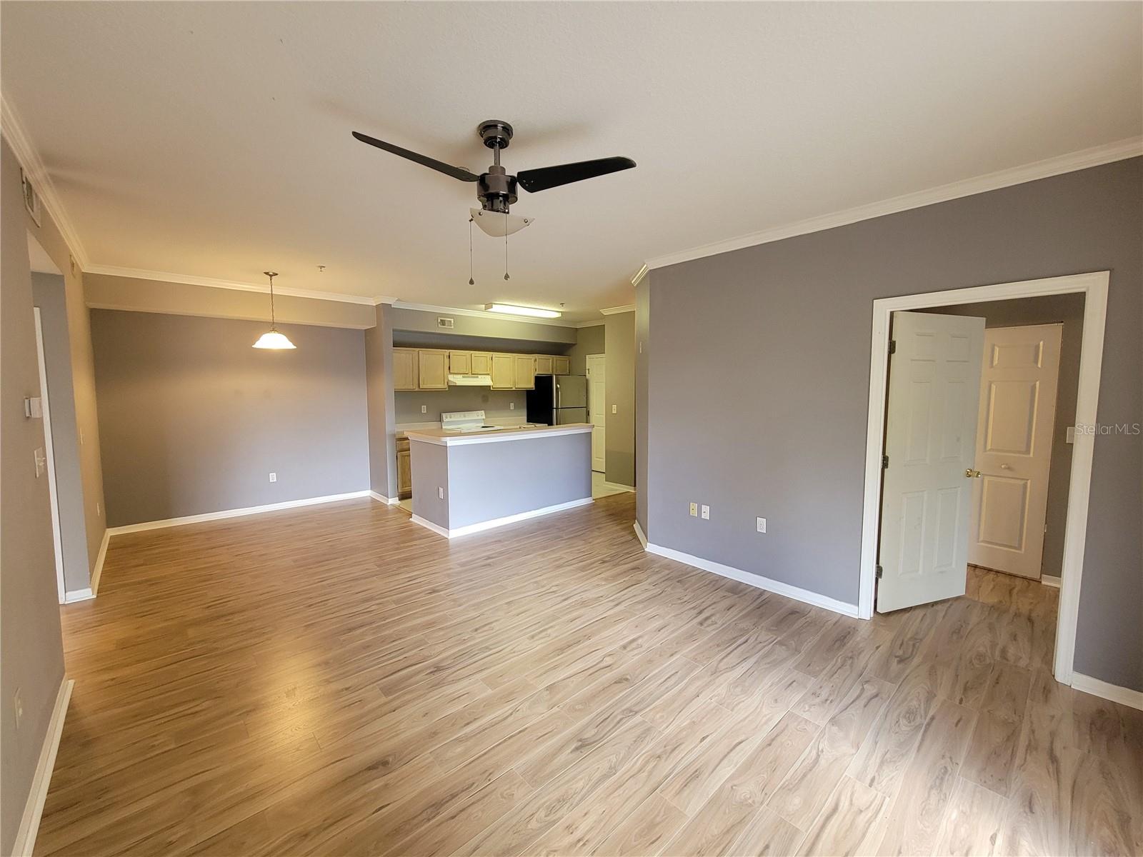 Image 15 of 46 For 5608 Pinnacle Heights Circle 302