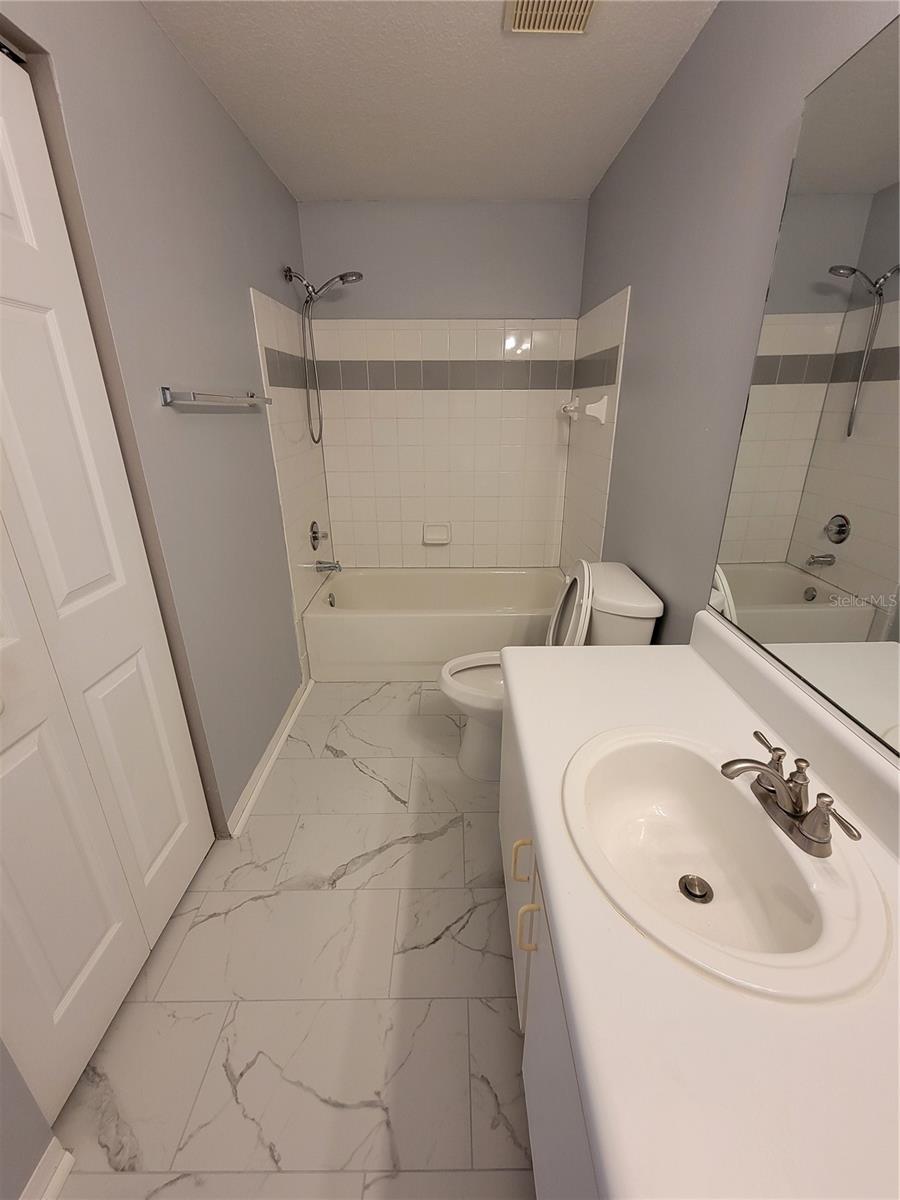 Image 18 of 46 For 5608 Pinnacle Heights Circle 302