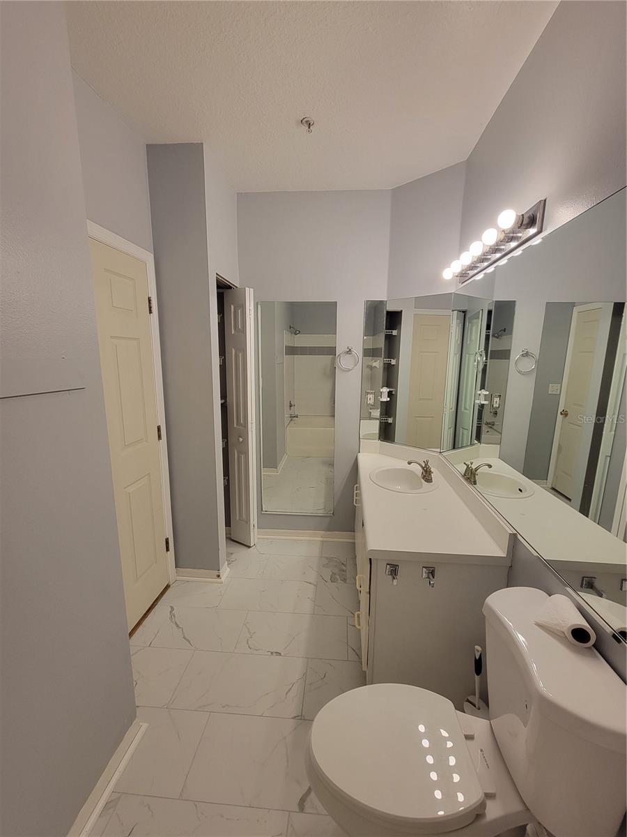 Image 26 of 46 For 5608 Pinnacle Heights Circle 302